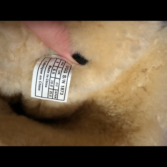 UGG Triplet Bailey Button Boot - Picture 5 of 8